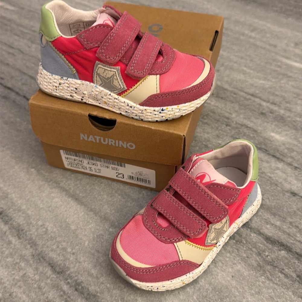 NWT Naturino Jesko Seude Velcro Sneakers (7 US / 23 EU)
